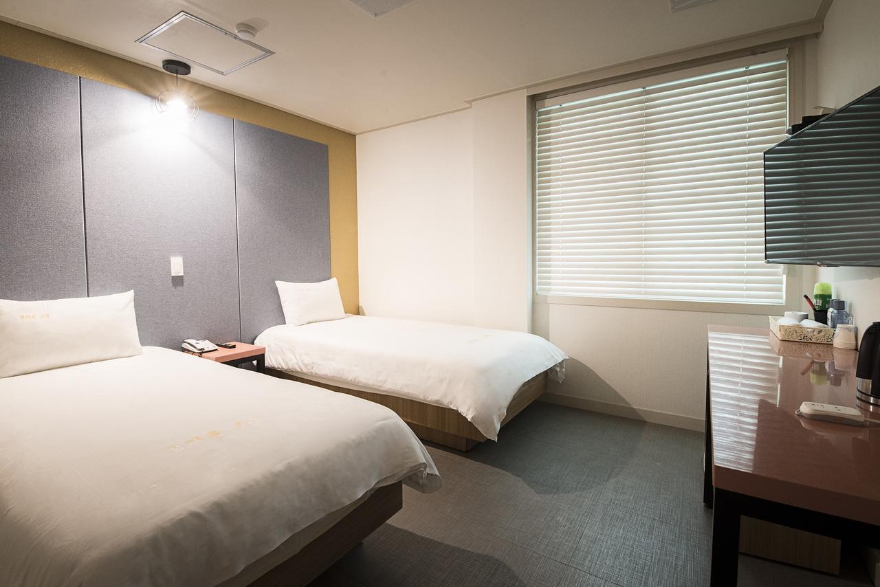 Champion Hotel Jeju Exterior photo